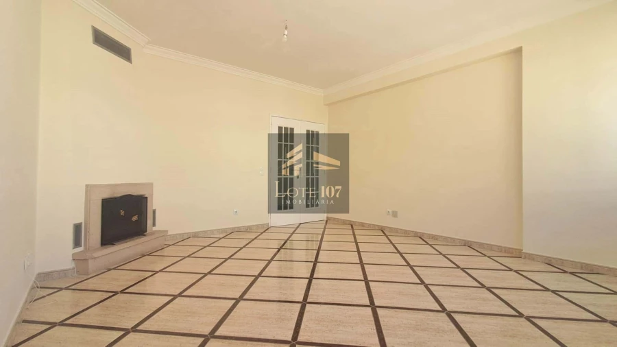 Apartamento T2 para Venda em Seixal Foto 5