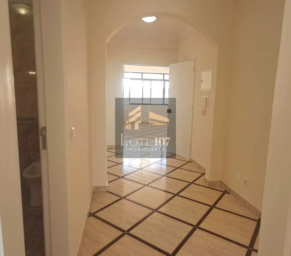 Apartamento T2 para Venda em Seixal Foto 8