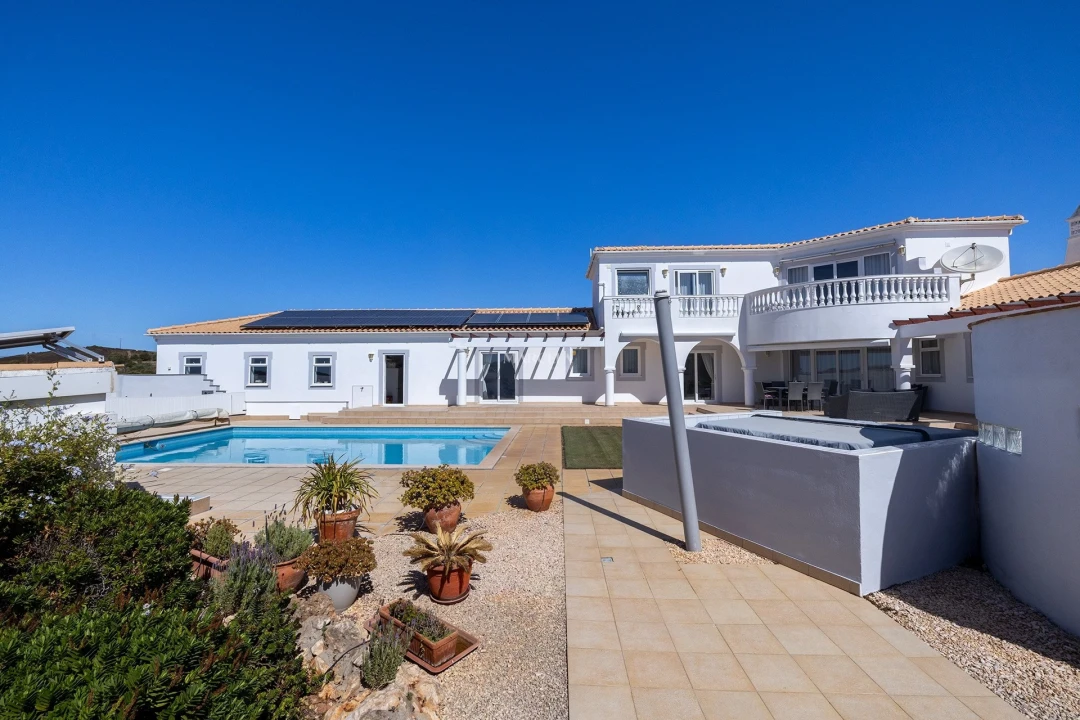 Moradia T4 para Venda em Barão de São Miguel Foto 1