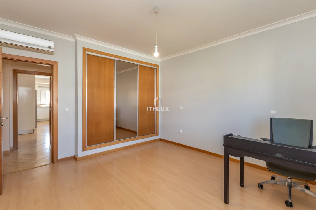 Moradia T4 para Venda em Quinta do Anjo Foto 30