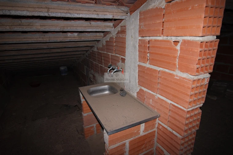 Moradia T5 para Venda em Lagos (São Sebastião e Santa Maria) Foto 40