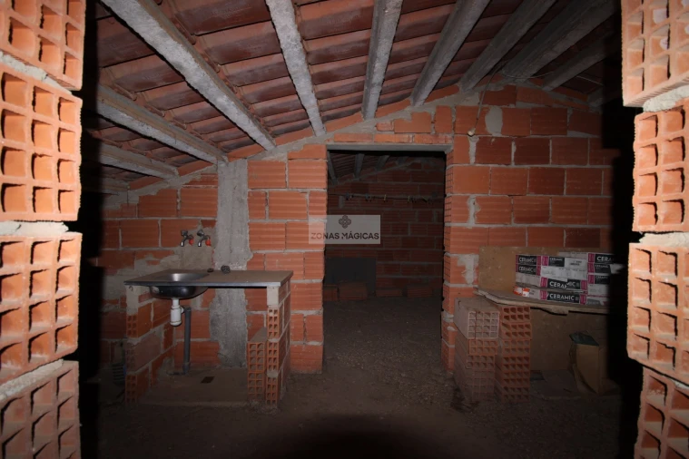 Moradia T5 para Venda em Lagos (São Sebastião e Santa Maria) Foto 38