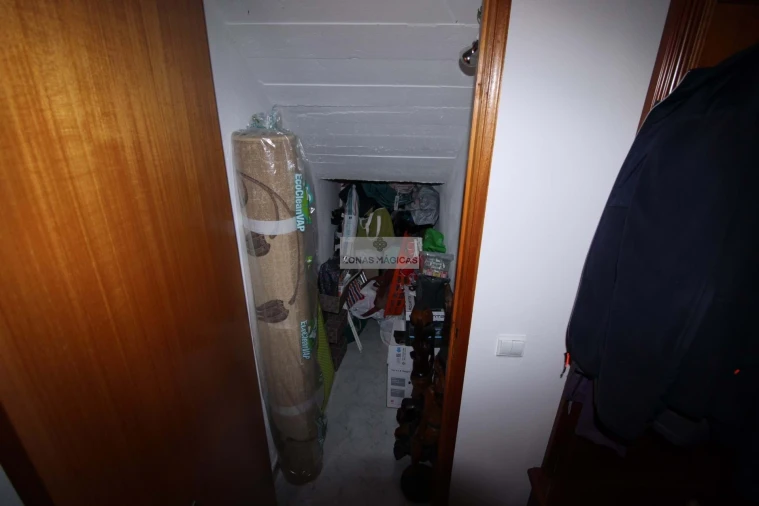 Moradia T5 para Venda em Lagos (São Sebastião e Santa Maria) Foto 4