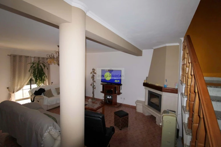 Moradia T5 para Venda em Lagos (São Sebastião e Santa Maria) Foto 2