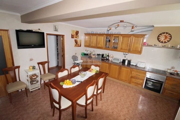 Moradia T5 para Venda em Lagos (São Sebastião e Santa Maria) Foto 8