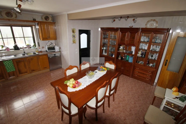 Moradia T5 para Venda em Lagos (São Sebastião e Santa Maria) Foto 10