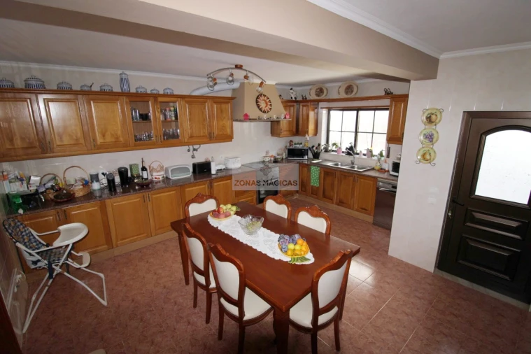 Moradia T5 para Venda em Lagos (São Sebastião e Santa Maria) Foto 7