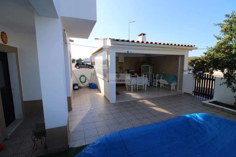 Moradia T5 para Venda em Lagos (São Sebastião e Santa Maria) Foto 43