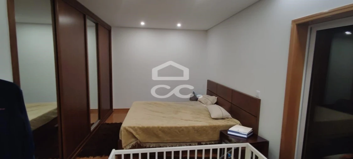 Moradia T4 para Venda em Nevogilde Foto 12