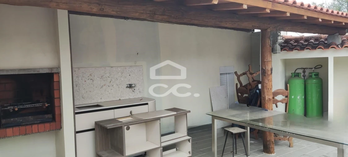 Moradia T4 para Venda em Nevogilde Foto 23