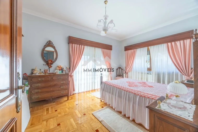 Moradia T5 para Venda em Rio Tinto Foto 27