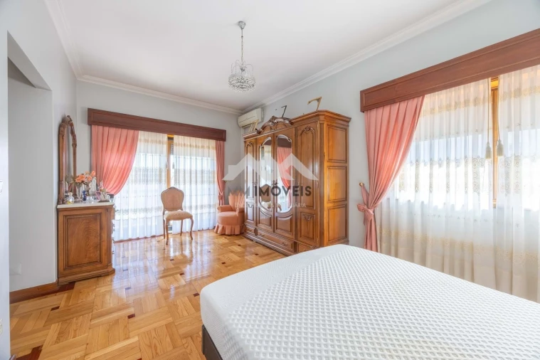 Moradia T5 para Venda em Rio Tinto Foto 26