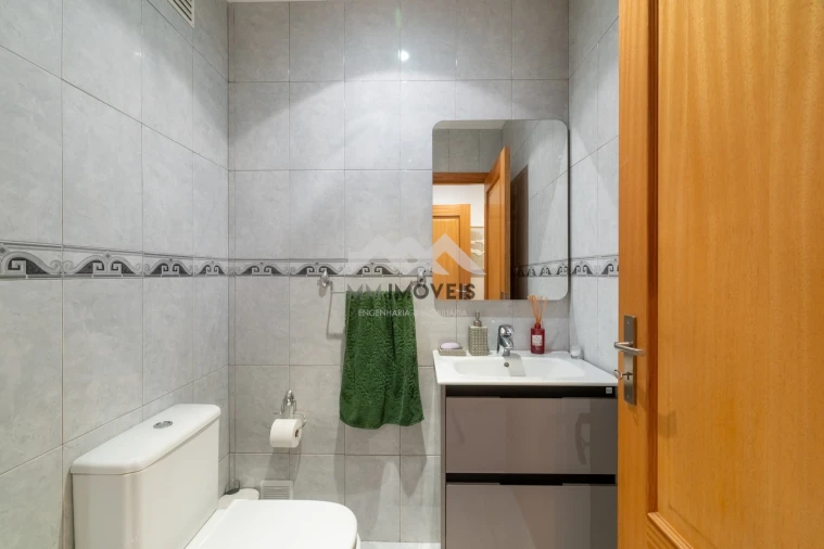 Apartamento T2 para Venda em Nogueira e Silva Escura Foto 22