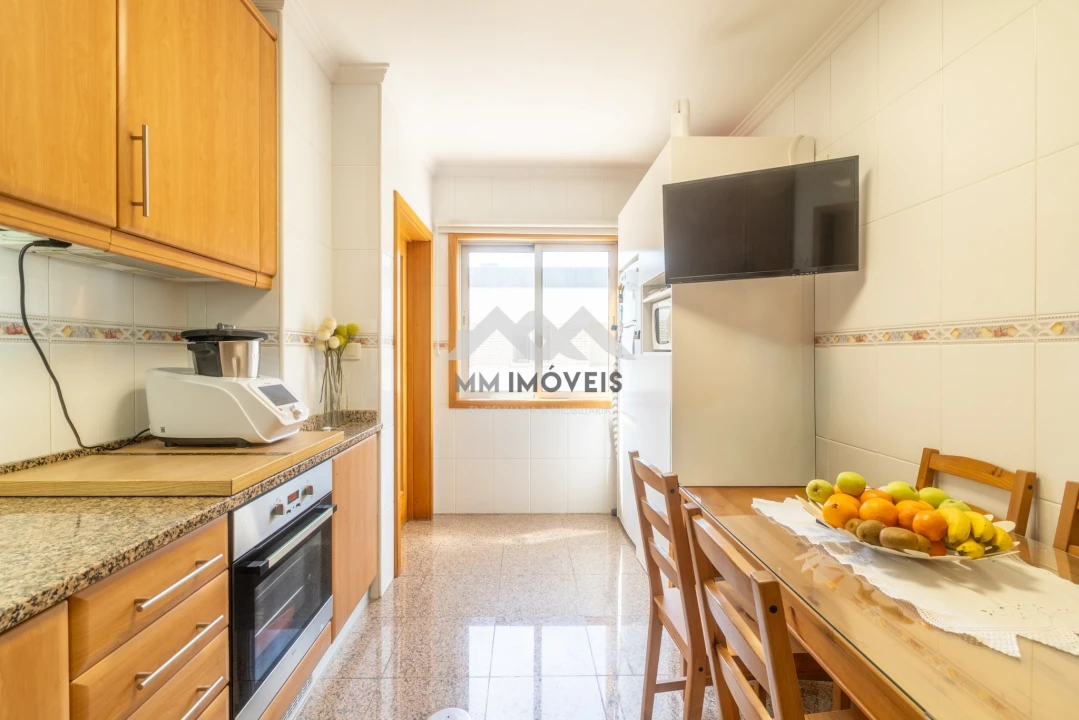 Apartamento T2 para Venda em Nogueira e Silva Escura Foto 2