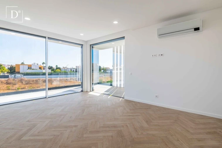 Moradia T4 para Venda em Albufeira e Olhos de Água Foto 25