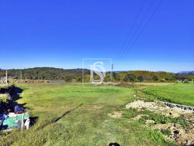 Terreno para Venda em Alheira e Igreja Nova Foto 1
