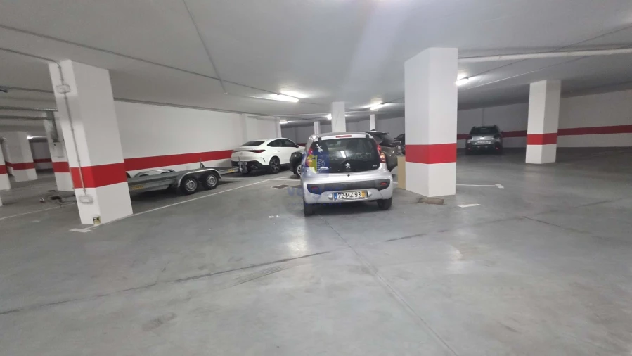 Garagem para Venda em Caldas da Rainha - Santo Onofre e Serra do Bouro Foto 12