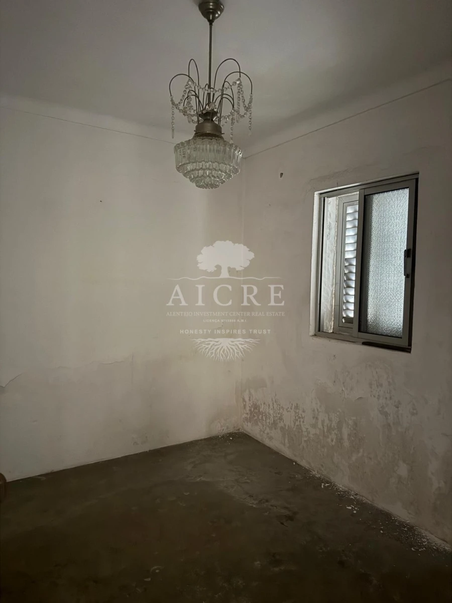 Moradia T3 para Venda em Mora Foto 11