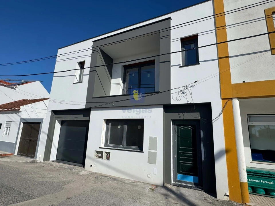 Moradia T4 para Venda em Ferrel Foto 13