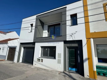 Moradia T4 para Venda em Ferrel