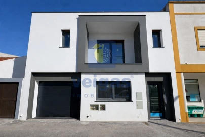 Moradia T4 para Venda em Ferrel