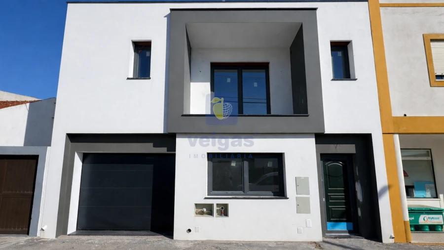 Moradia T4 para Venda em Ferrel