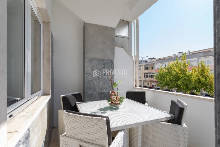 Apartamento T1 para Venda em Agualva e Mira-Sintra Foto 15