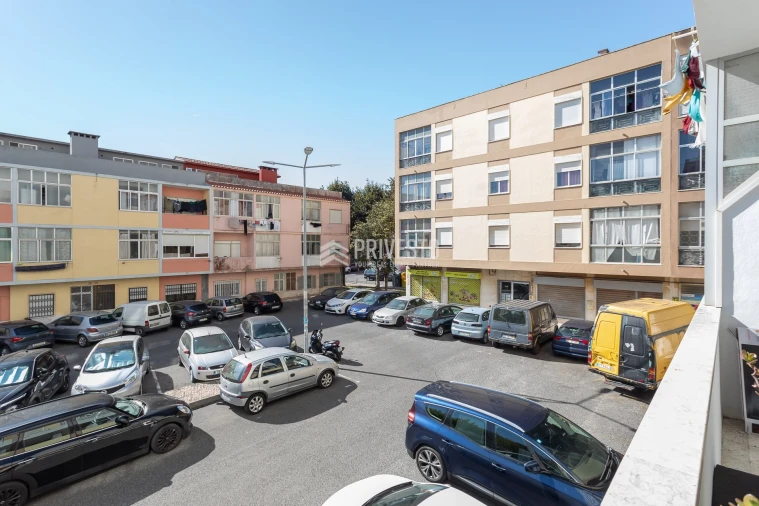 Apartamento T1 para Venda em Agualva e Mira-Sintra Foto 18