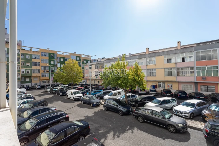 Apartamento T1 para Venda em Agualva e Mira-Sintra Foto 19