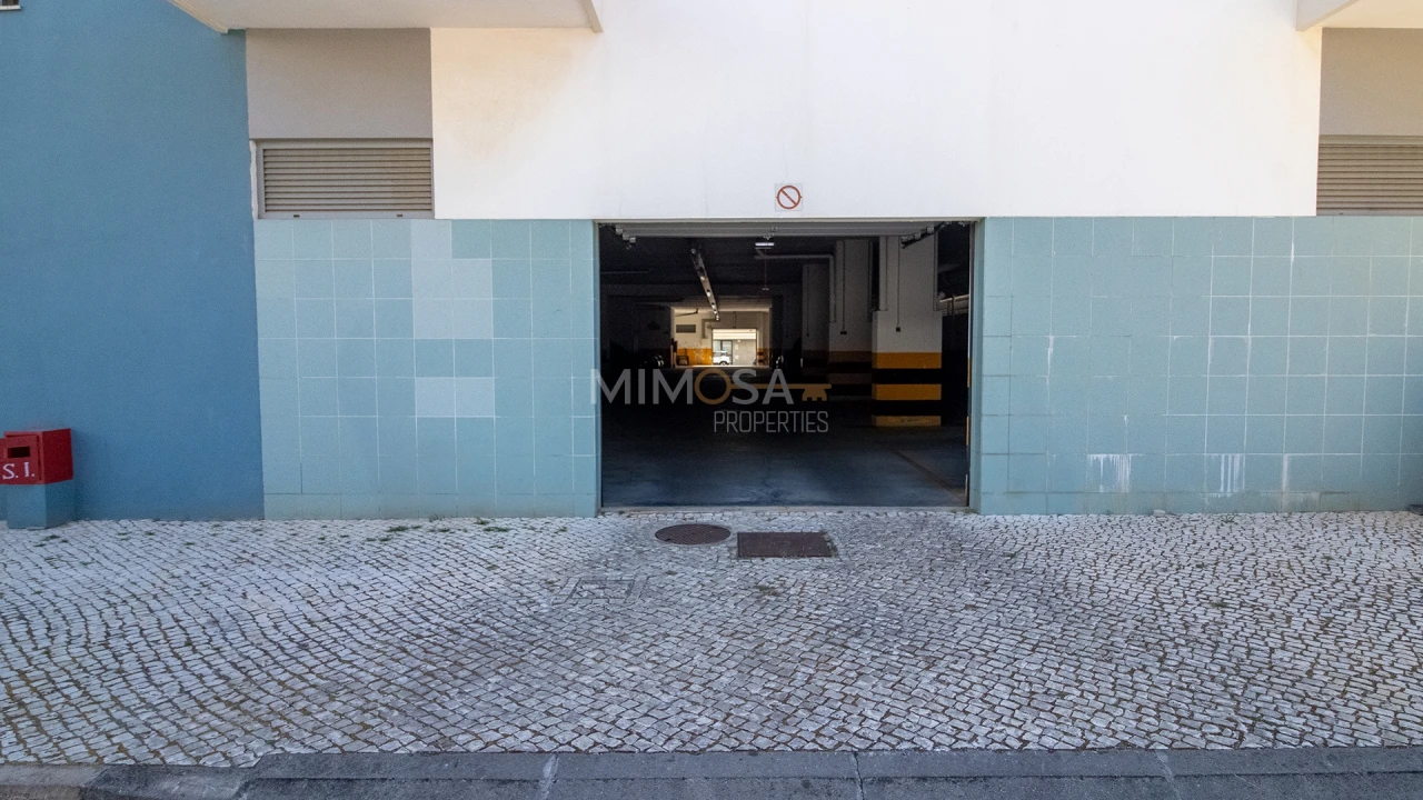 Garagem para Arrendamento em Lagos (São Sebastião e Santa Maria) Foto 9