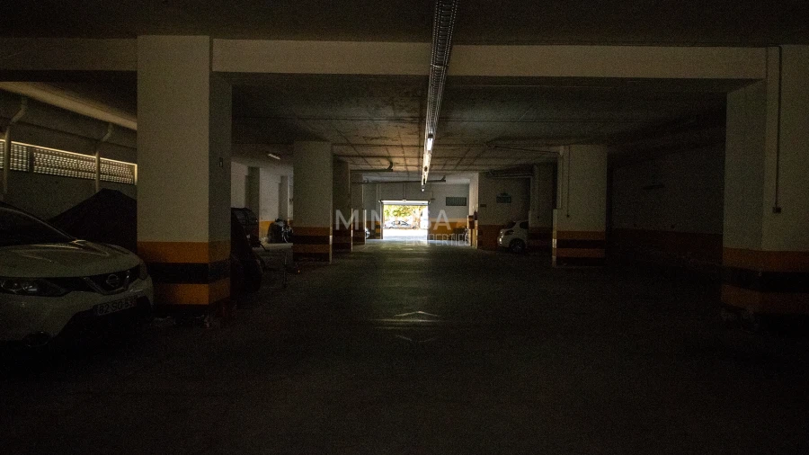 Garagem para Arrendamento em Lagos (São Sebastião e Santa Maria) Foto 6