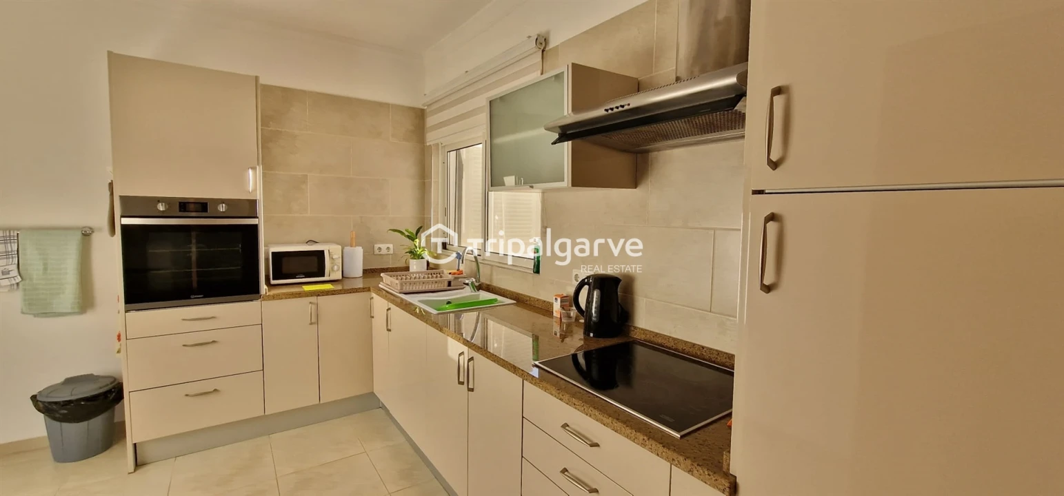 Moradia T4 para Venda em Guia Foto 16