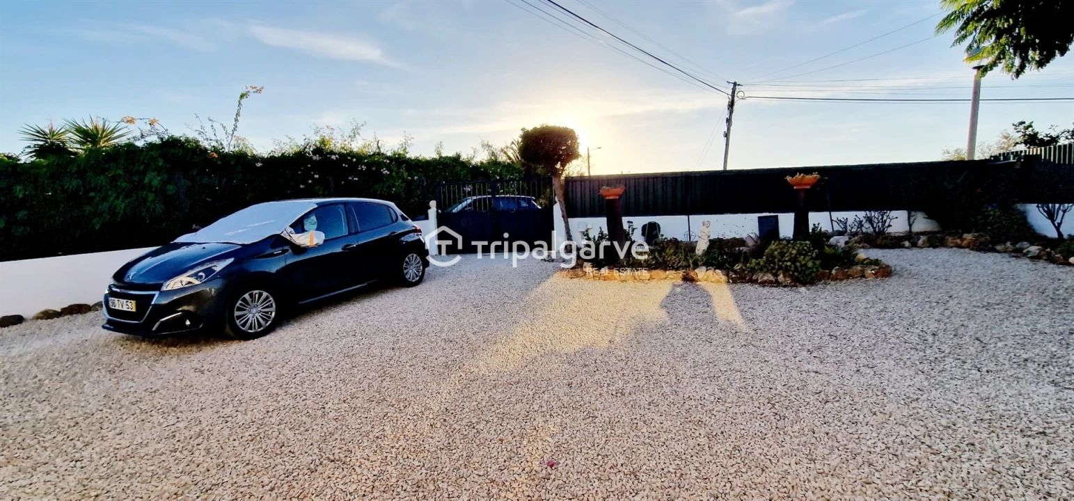 Moradia T4 para Venda em Guia Foto 30