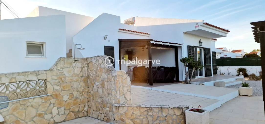 Moradia T4 para Venda em Guia Foto 28