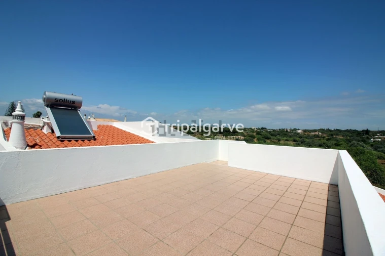 Moradia T4 para Venda em Guia Foto 31