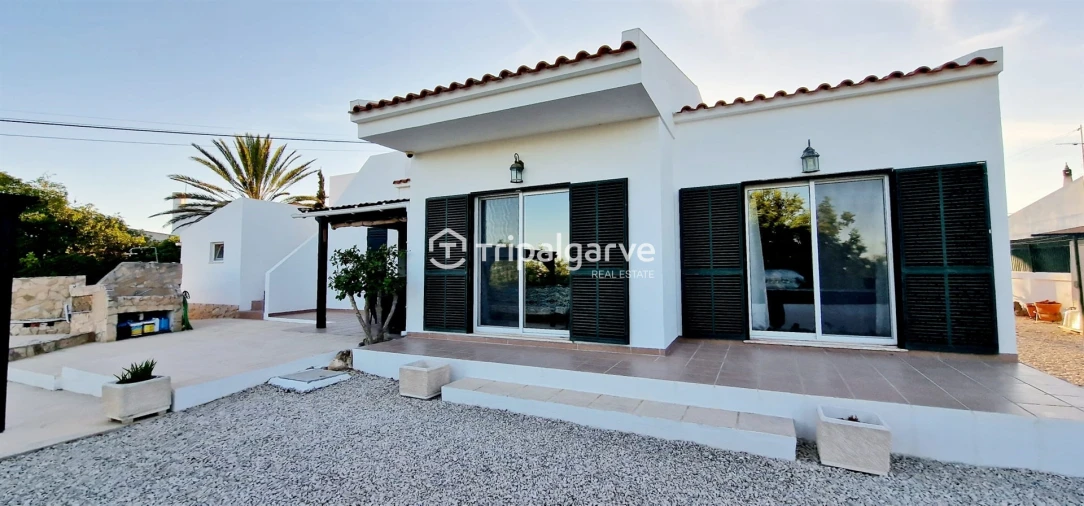 Moradia T4 para Venda em Guia Foto 23