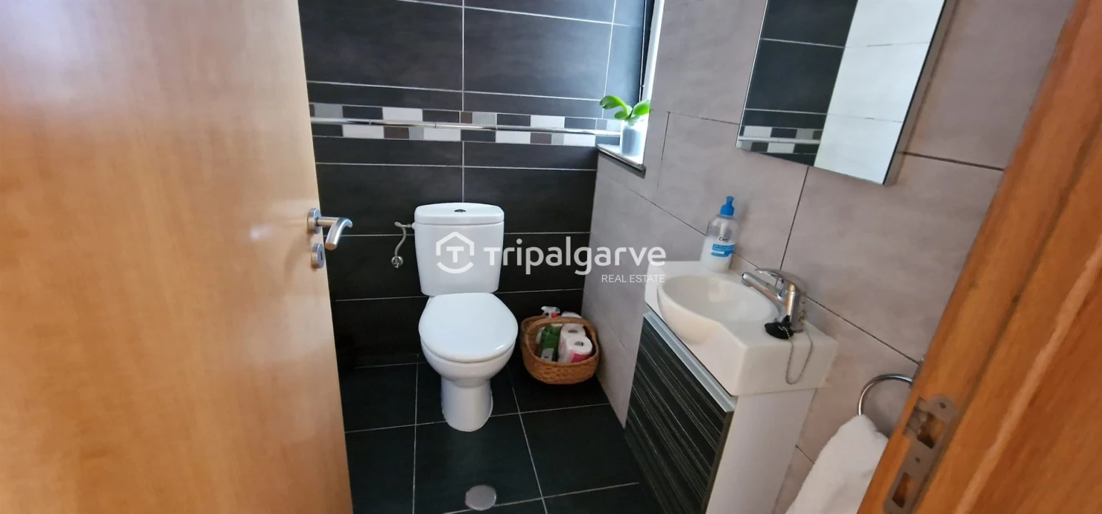 Moradia T4 para Venda em Guia Foto 15