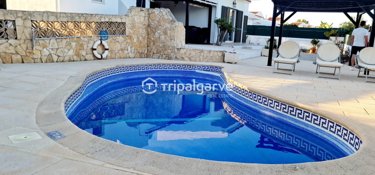 Moradia T4 para Venda em Guia Foto 19