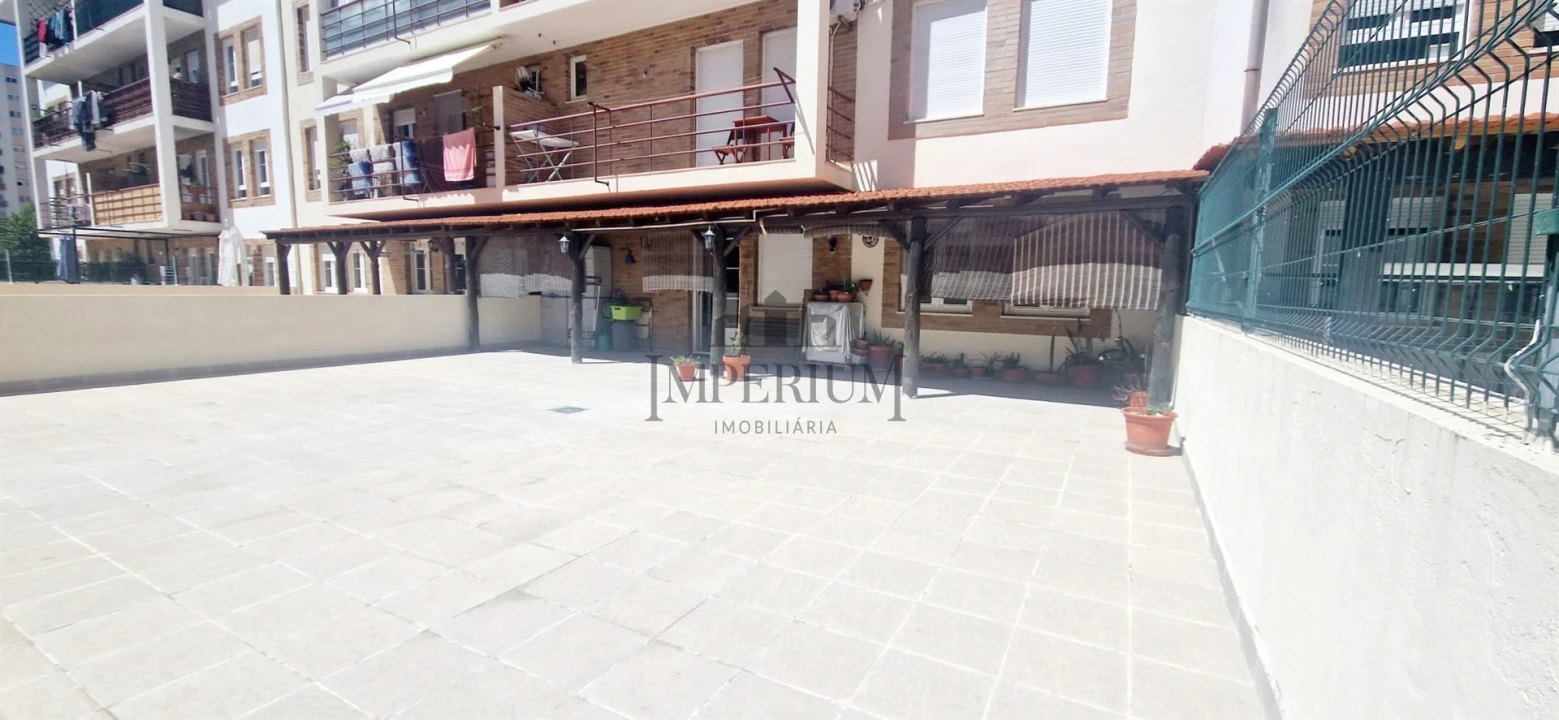 Apartamento T3 para Venda em Carregado e Cadafais Foto 7