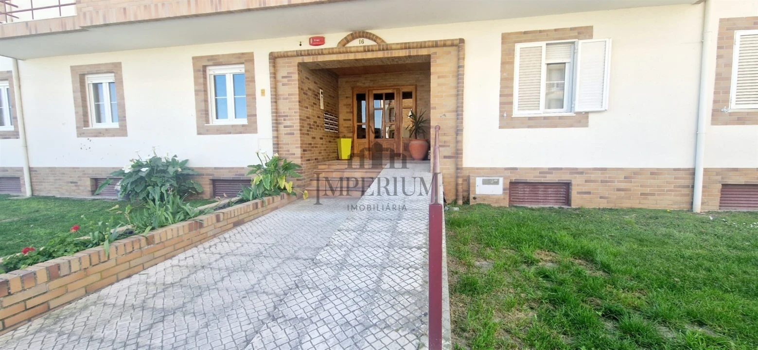 Apartamento T3 para Venda em Carregado e Cadafais Foto 1