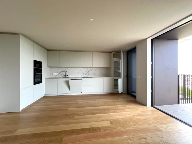 Apartamento T4 para Venda em Santa Marinha e São Pedro da Afurada Foto 1