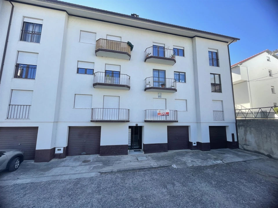 Apartamento T3 para Venda em Gouveia (São Pedro e São Julião) Foto 1