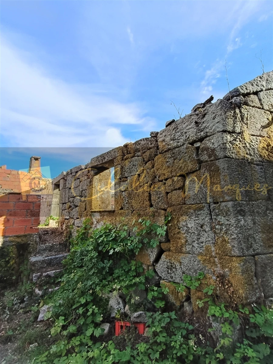 Moradia T0 para Venda em Castro Daire