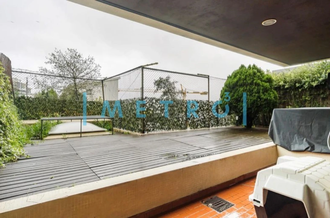 Apartamento T2 para Venda em Aldoar, Foz do Douro e Nevogilde Foto 1