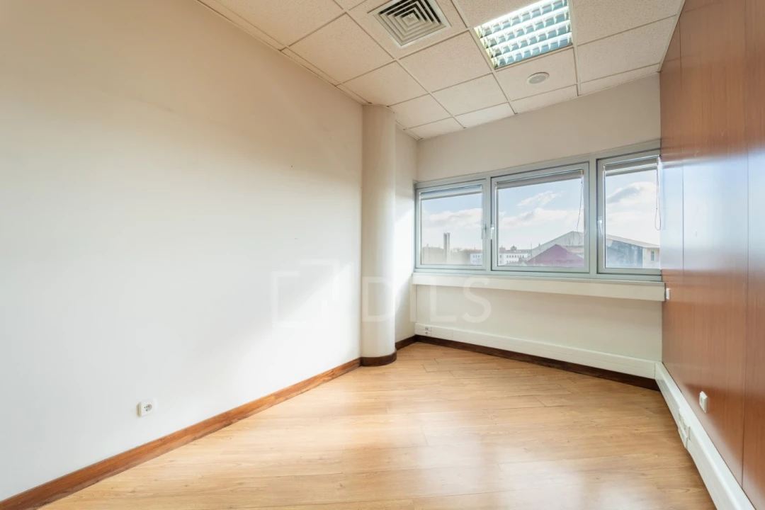 Escritório para Venda em Cedofeita, Santo Ildefonso, Sé, Miragaia, São Nicolau e Vitória Foto 10