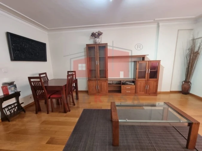 Apartamento T3 para Venda em Sacavém e Prior Velho Foto 3