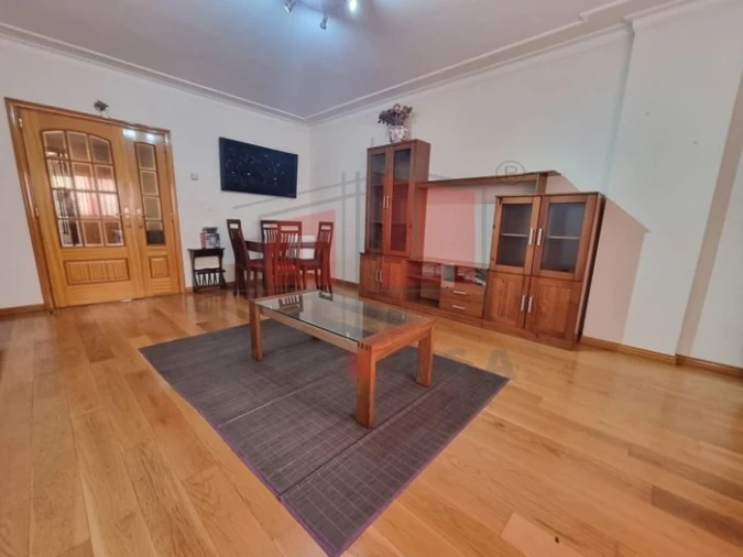 Apartamento T3 para Venda em Sacavém e Prior Velho