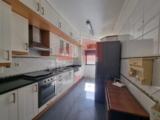 Apartamento T3 para Venda em Sacavém e Prior Velho Foto 9