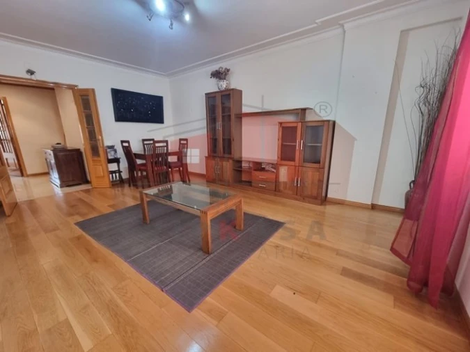 Apartamento T3 para Venda em Sacavém e Prior Velho Foto 2