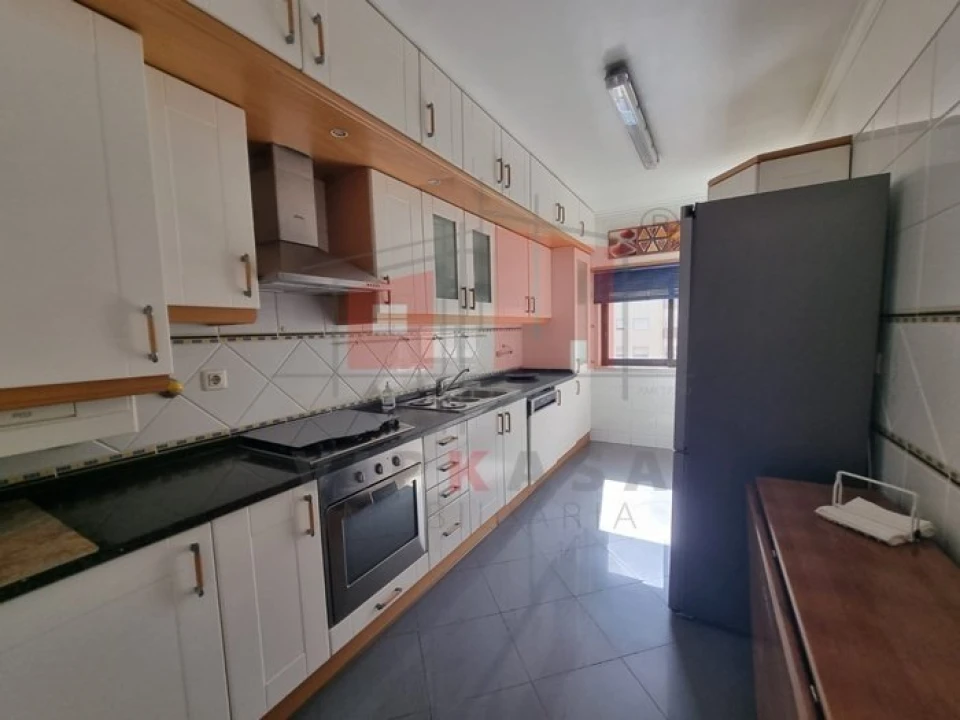 Apartamento T3 para Venda em Sacavém e Prior Velho Foto 10